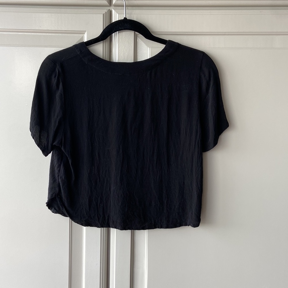Brandy Melville Crop Tops - Picture 5 of 5